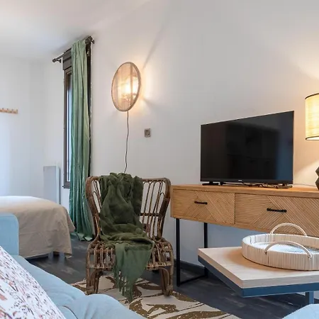 Le Baudis - Grand Avec Coin Nuit Et Parking Appartement